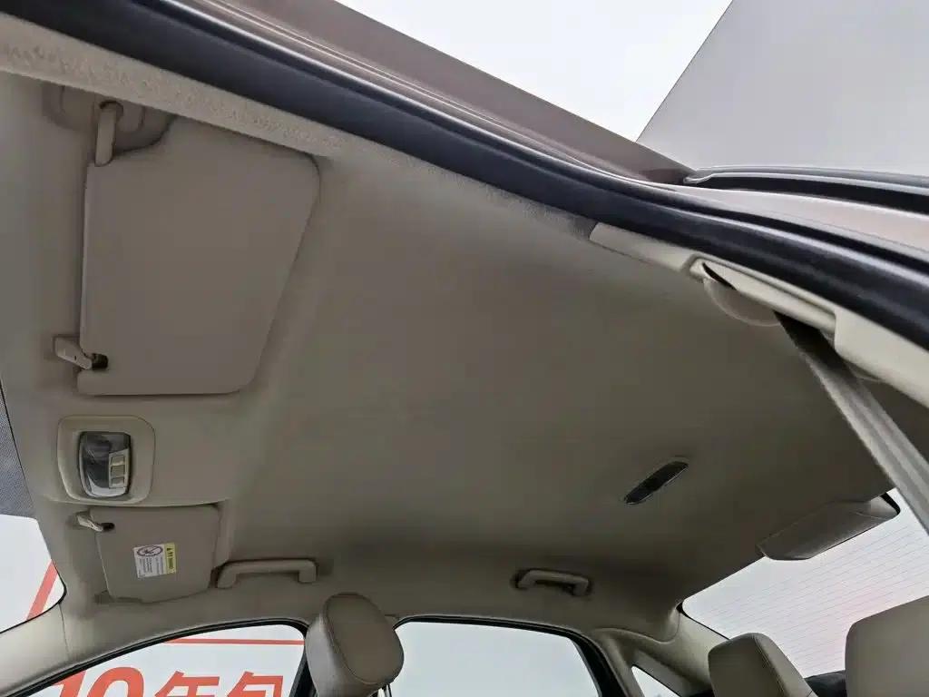 Ford Focus 2015 1.5L Automatic Comfort Model — миниатюра 14