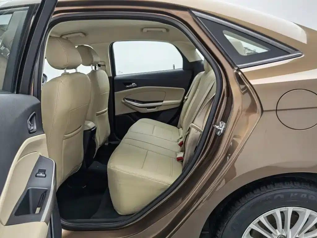 Ford Focus 2015 1.5L Automatic Comfort Model — миниатюра 15
