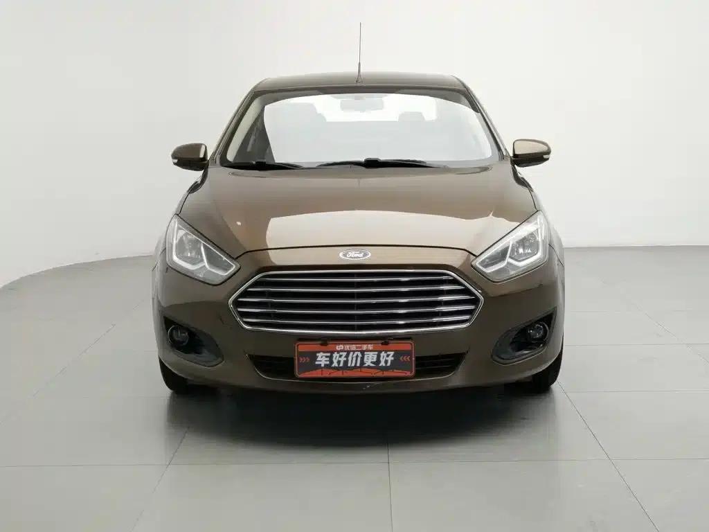 Ford Focus 2015 1.5L Automatic Comfort Model — миниатюра 3