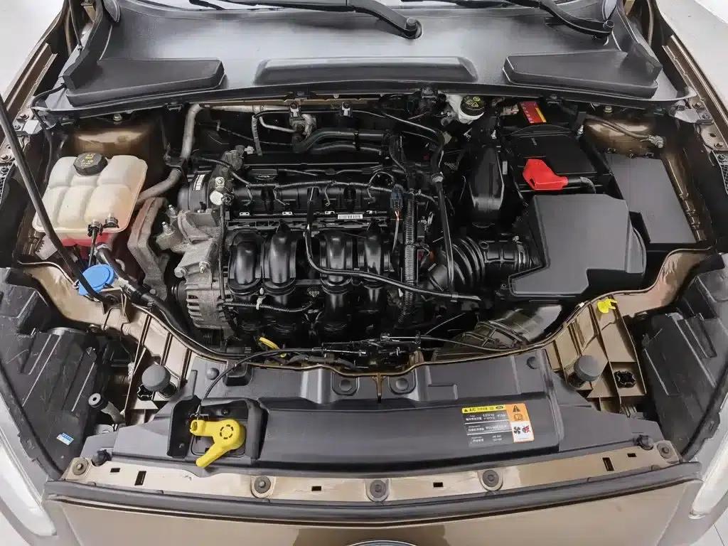 Ford Focus 2015 1.5L Automatic Comfort Model — миниатюра 6