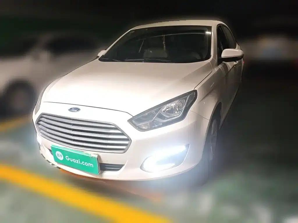 2017 Ford Focus Facelift 1.5L Automatic Comfort Model — миниатюра 1