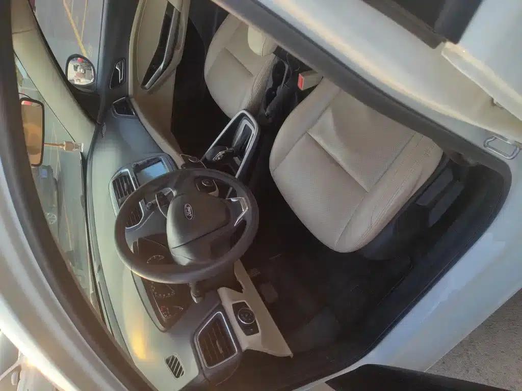 2017 Ford Focus Facelift 1.5L Automatic Comfort Model — миниатюра 12