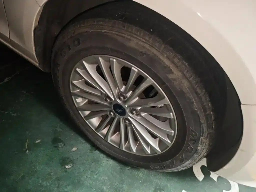 2017 Ford Focus Facelift 1.5L Automatic Comfort Model — миниатюра 23