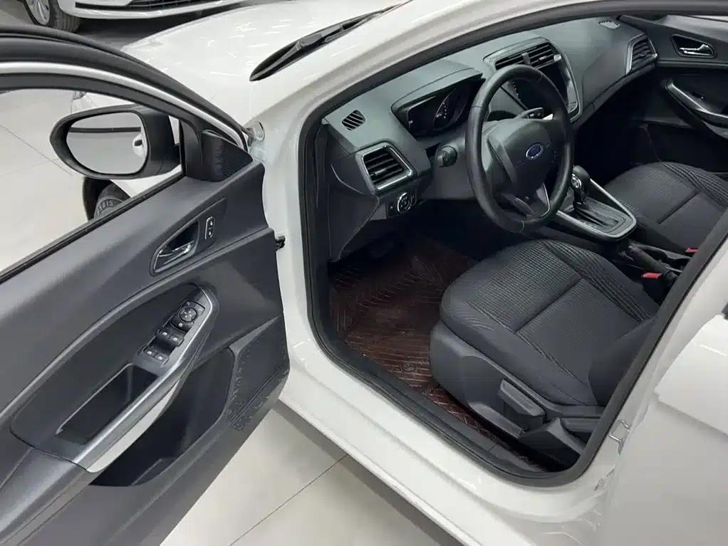 Ford Focus 2019 Facelift 1.5L Automatic Premium Edition (Tire Pressure Monitoring) China VI Emission Standard — миниатюра 18