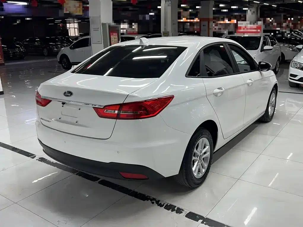 Ford Focus 2019 Facelift 1.5L Automatic Premium Edition (Tire Pressure Monitoring) China VI Emission Standard — миниатюра 6