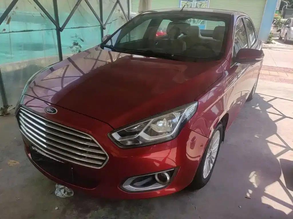 Ford Focus 2015 1.5L Automatic Comfort Model — миниатюра 2