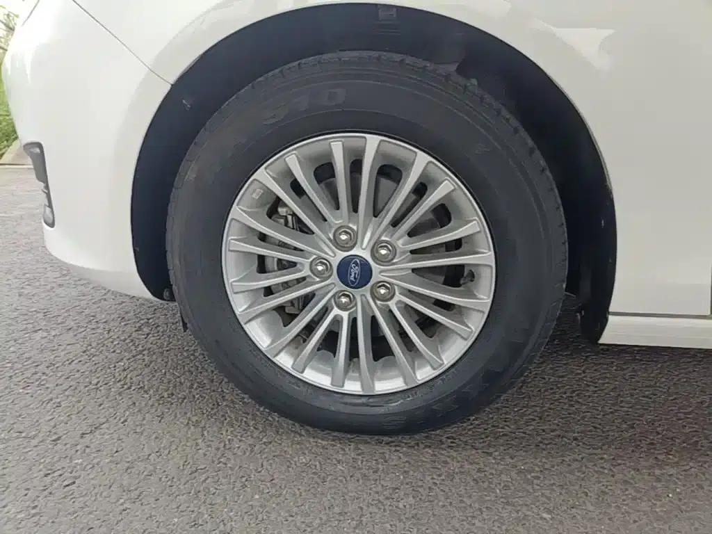 2017 Ford Focus Facelift 1.5L Manual Comfort Model — миниатюра 23