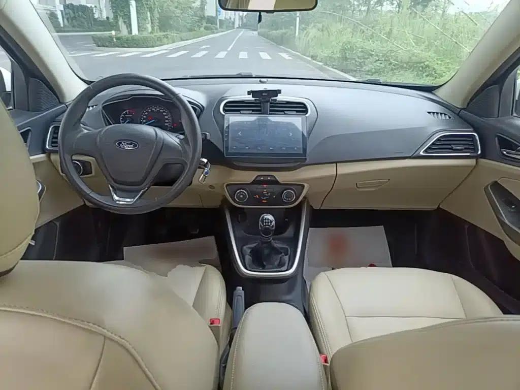 2017 Ford Focus Facelift 1.5L Manual Comfort Model — миниатюра 10