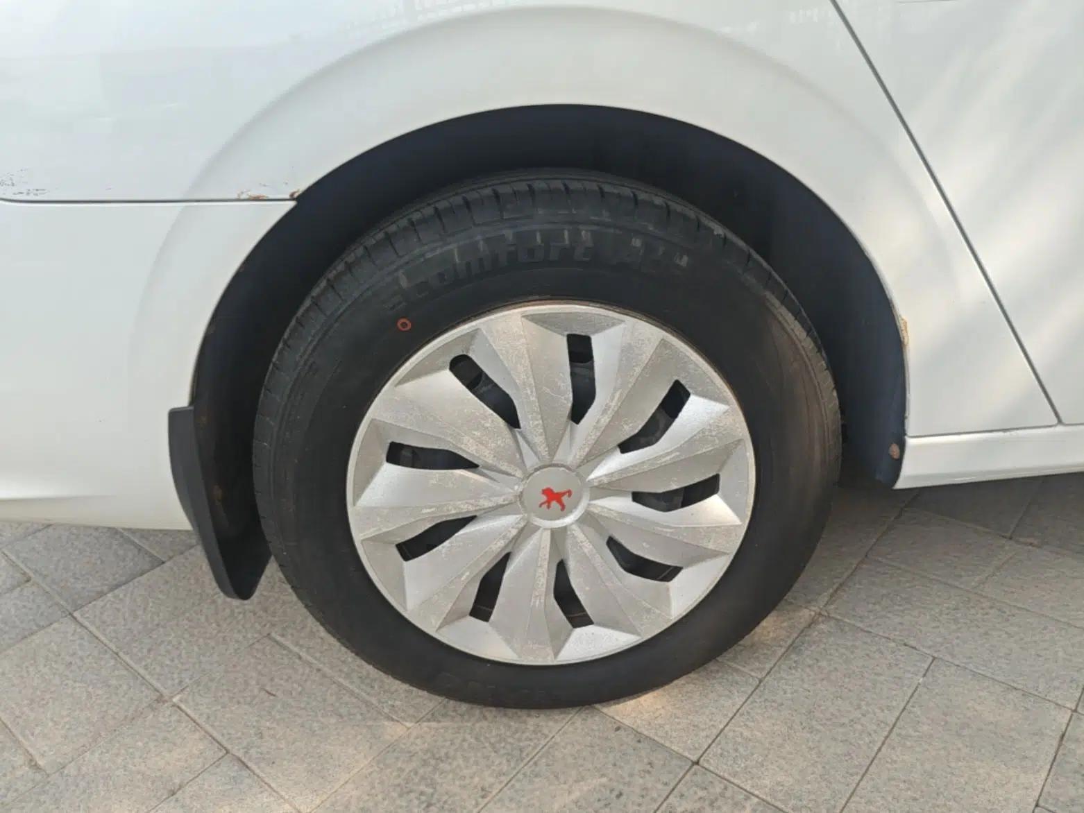Peugeot 301 2016 1.6L Manual Comfort Edition — миниатюра 11