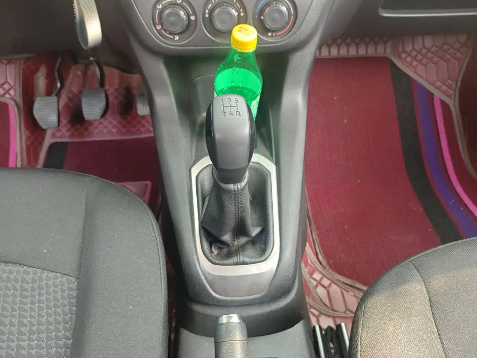 Peugeot 301 2016 1.6L Manual Comfort Edition — миниатюра 16
