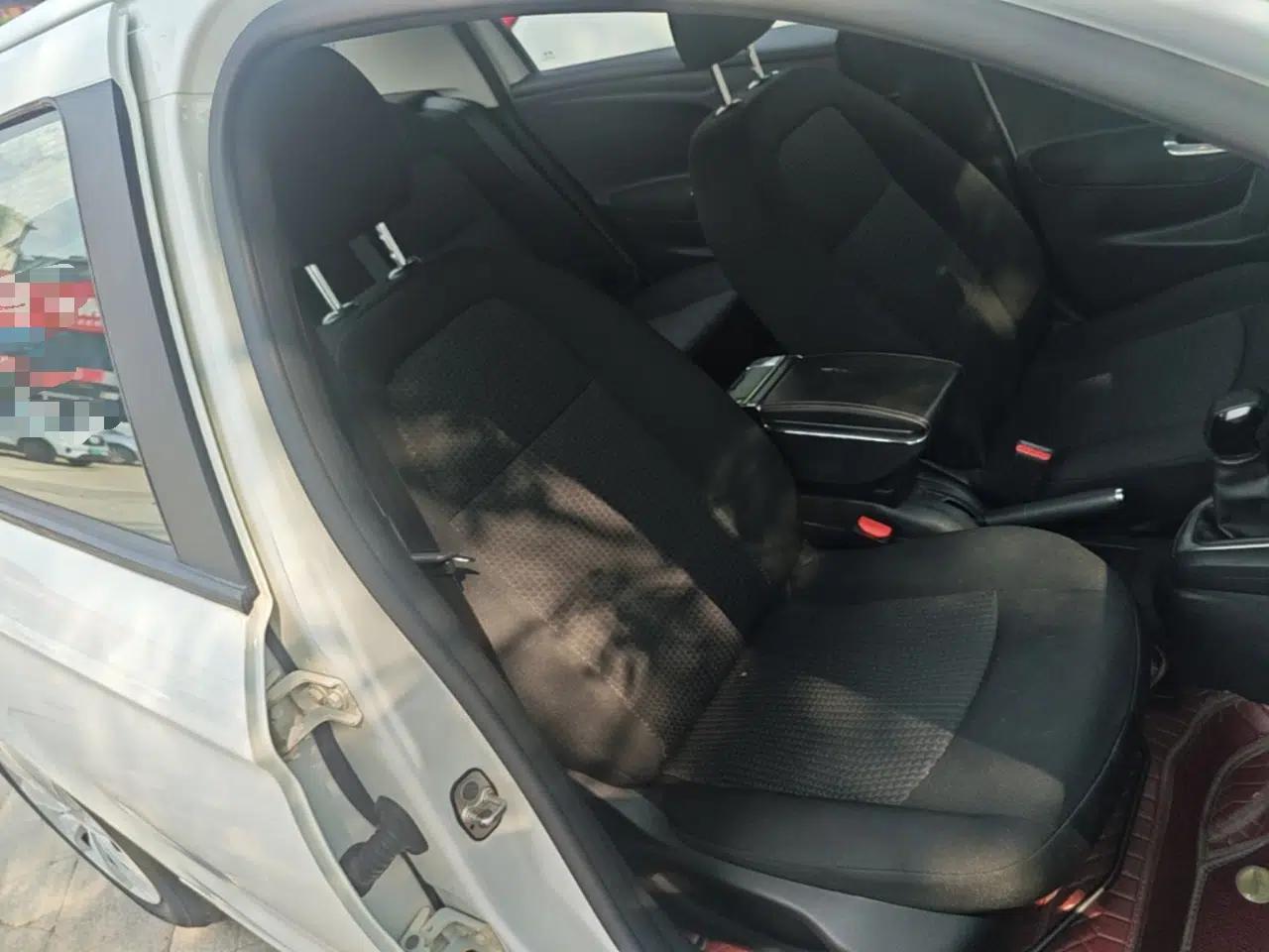 Peugeot 301 2016 1.6L Manual Comfort Edition — миниатюра 19