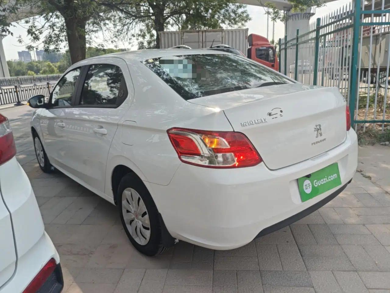 Peugeot 301 2016 1.6L Manual Comfort Edition — миниатюра 4