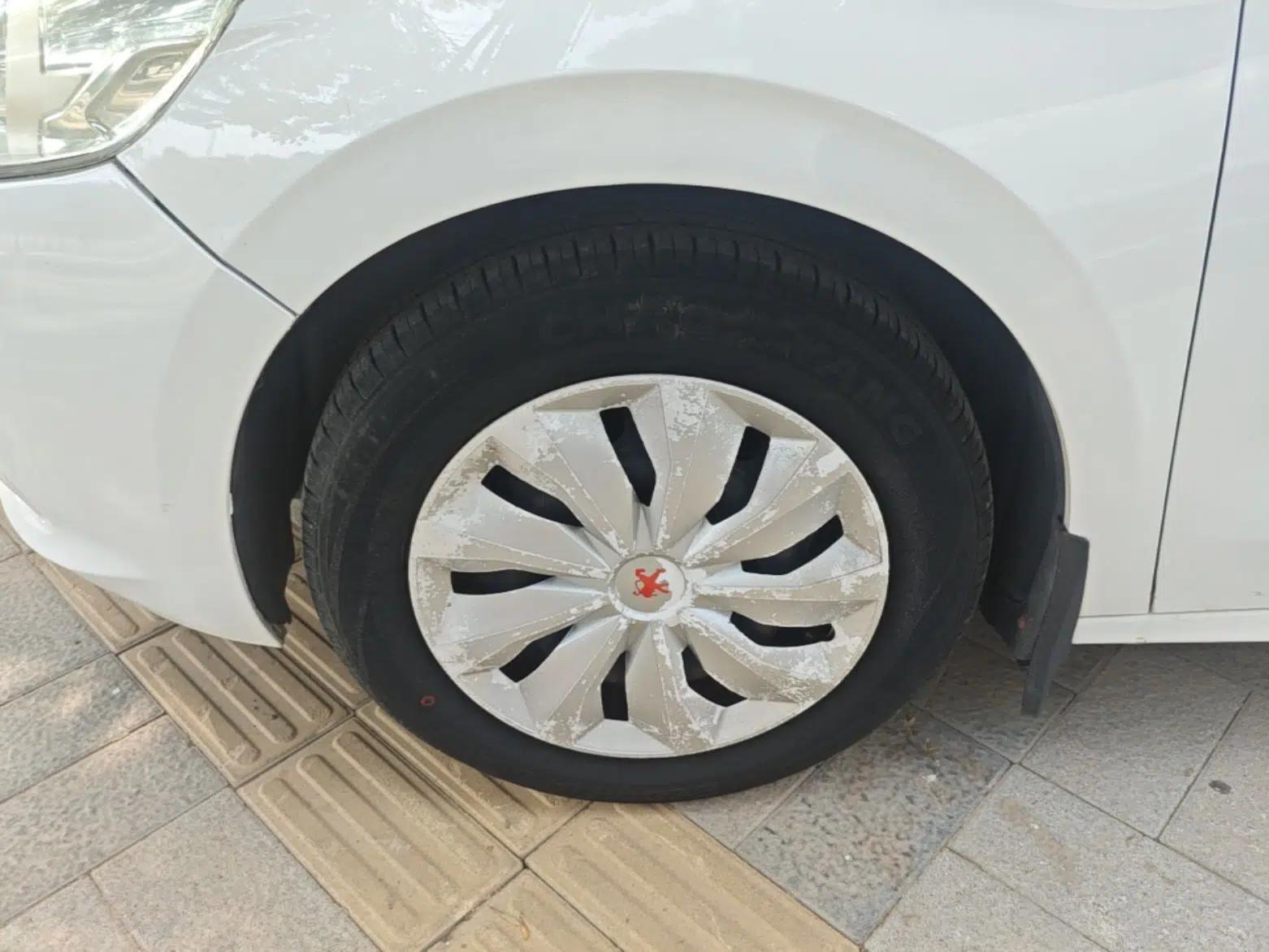 Peugeot 301 2016 1.6L Manual Comfort Edition — миниатюра 10