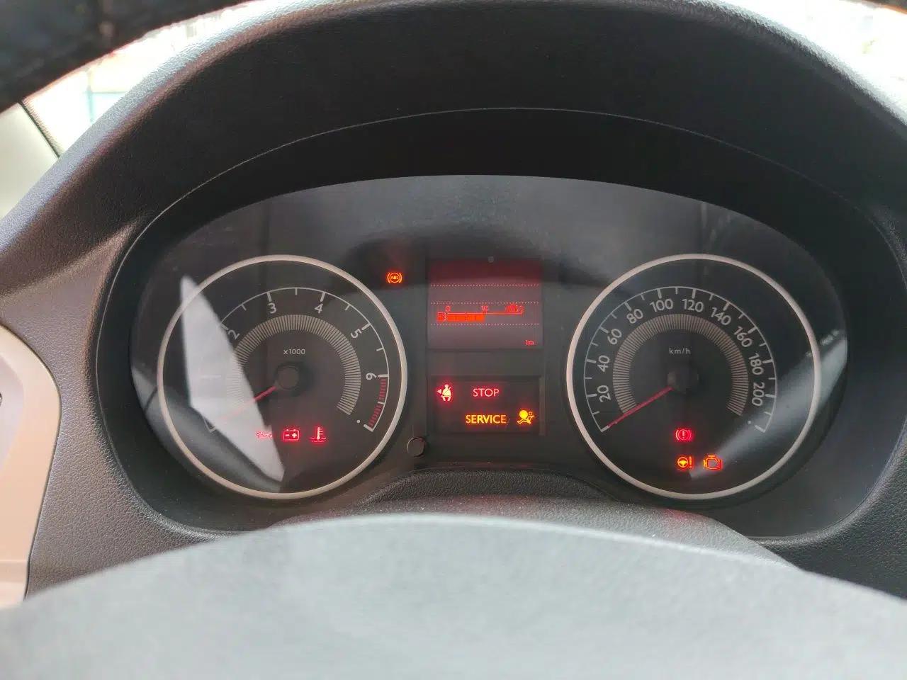 Peugeot 301 2014 1.6L Manual Luxury Edition — миниатюра 11