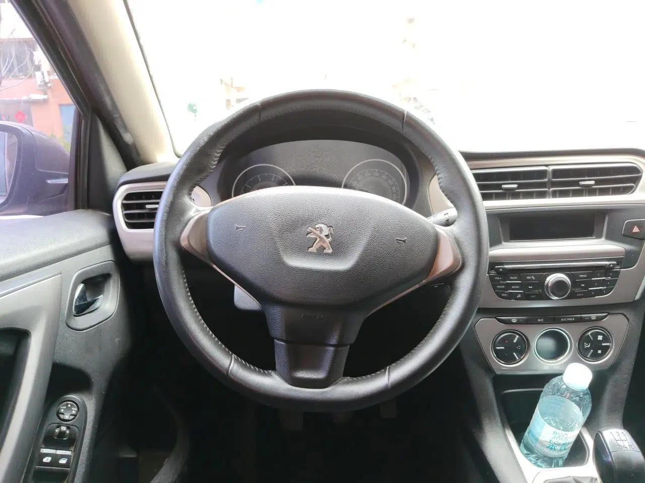 Peugeot 301 2014 1.6L Manual Luxury Edition — миниатюра 10