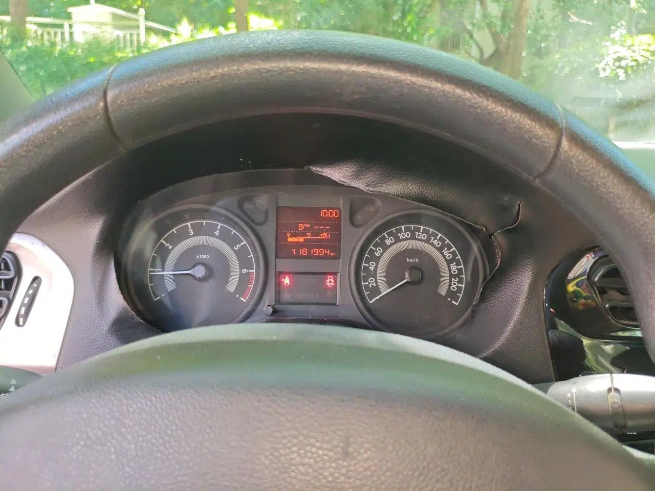 Peugeot 301 2016 1.6L Manual Comfort Edition — миниатюра 11