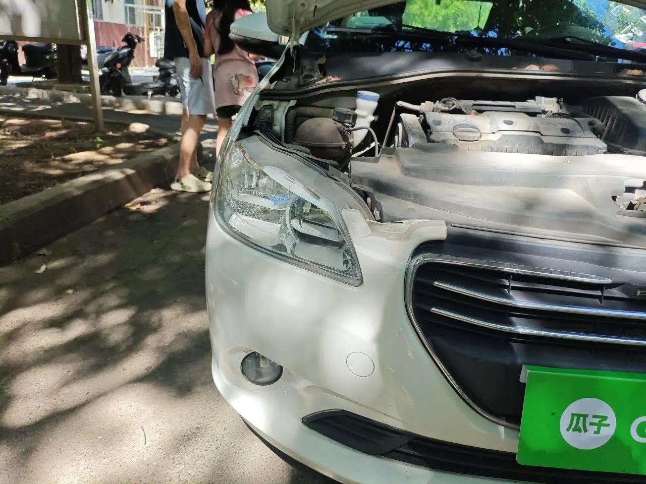 Peugeot 301 2016 1.6L Manual Comfort Edition — миниатюра 7