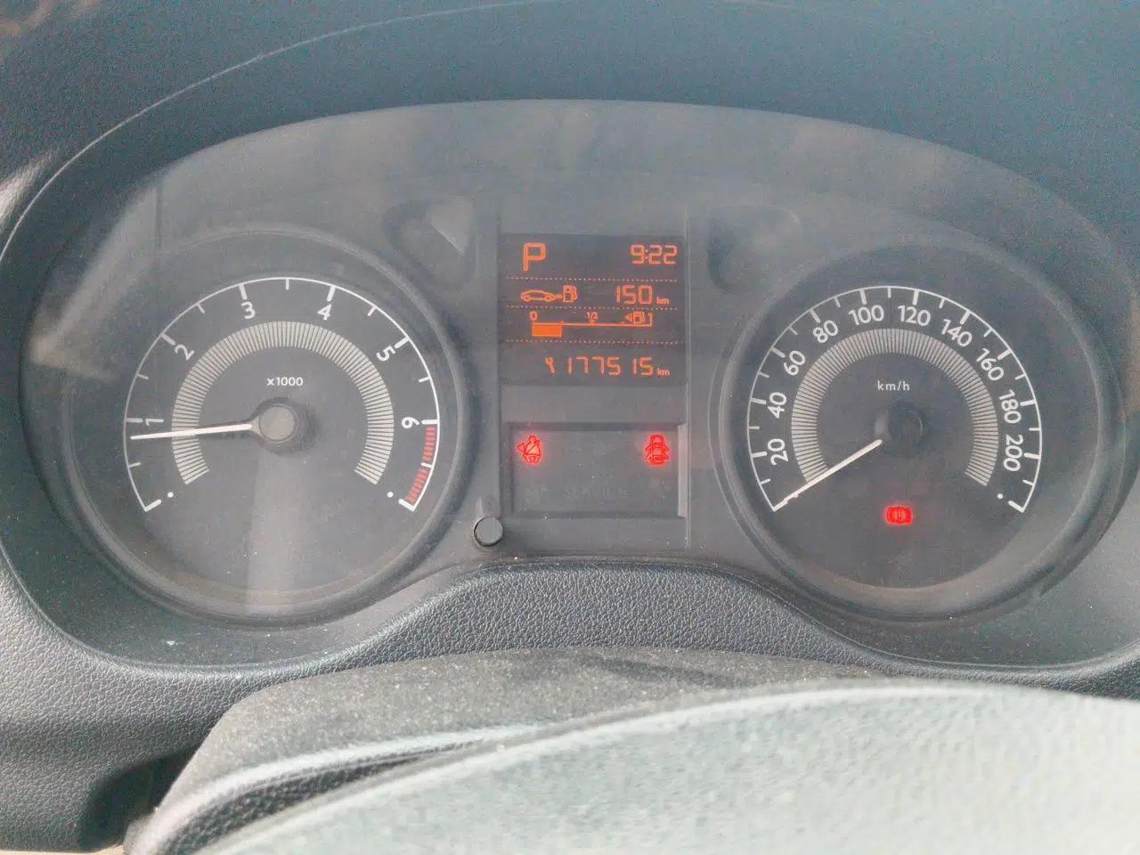 Peugeot 301 2014 1.6L Automatic Comfort Edition — миниатюра 15