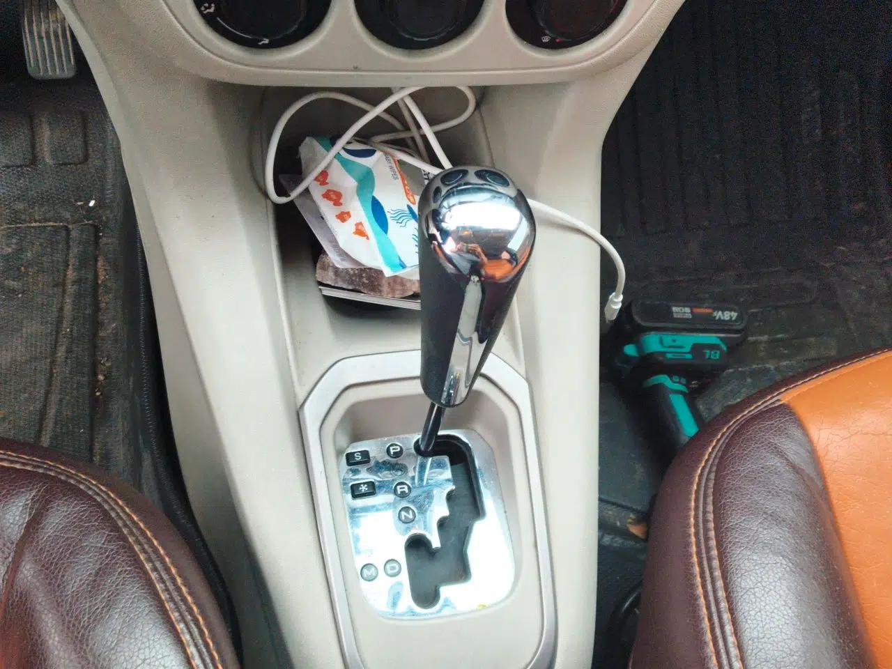 Peugeot 301 2014 1.6L Automatic Comfort Edition — миниатюра 18