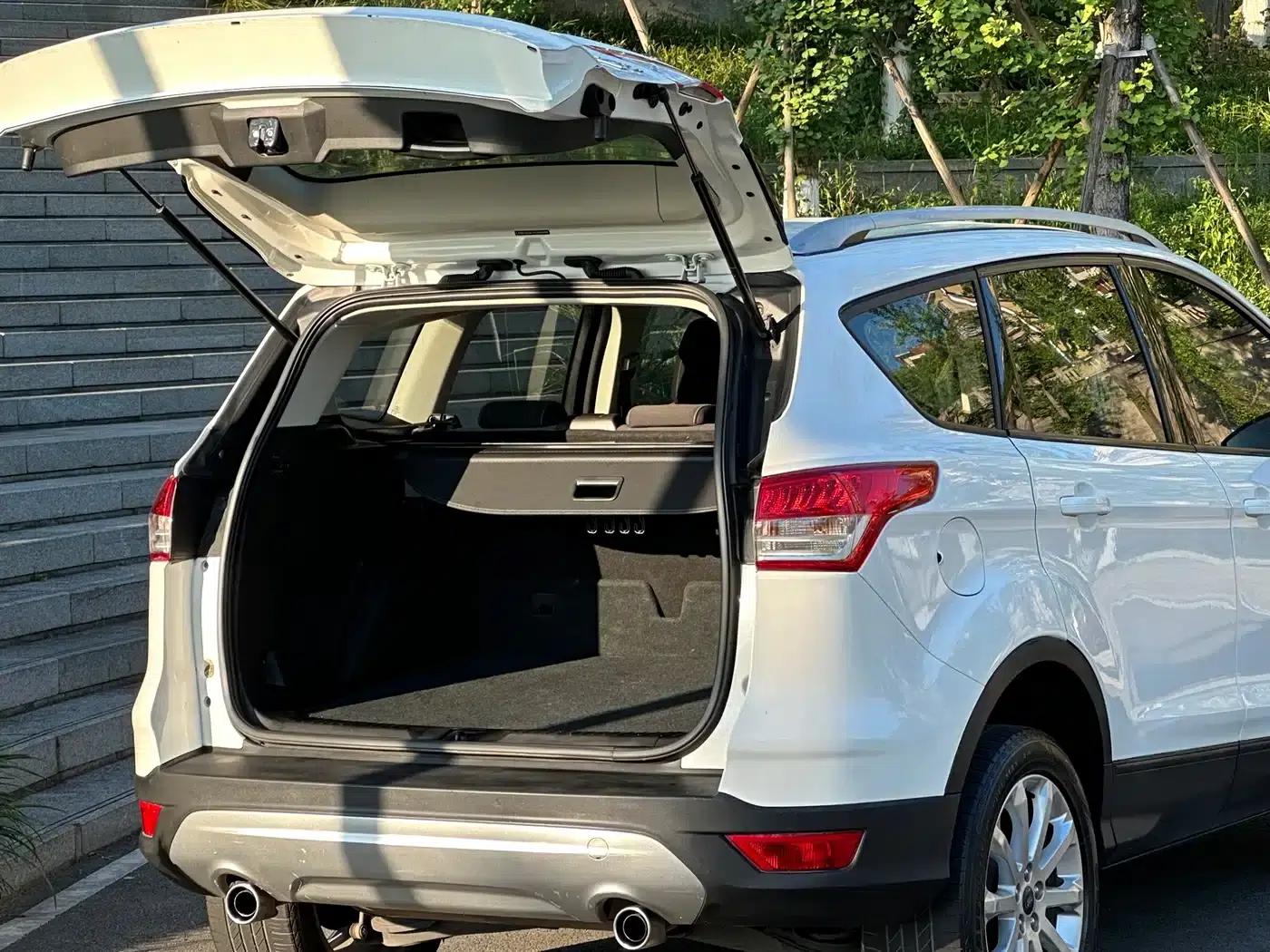 Ford Kuga 2013 1.6L GTDi 2WD Comfort Model — миниатюра 9