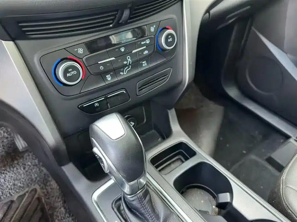 2018 Ford Kuga EcoBoost 180 2WD Platinum Edition — миниатюра 13
