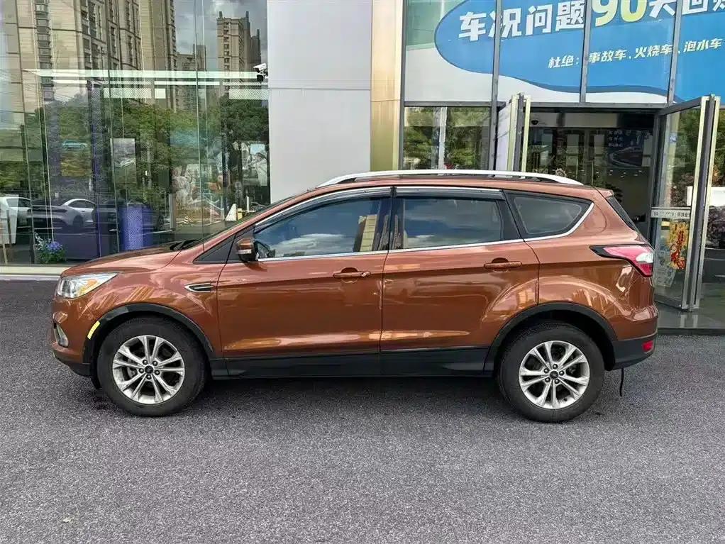 2018 Ford Kuga EcoBoost 180 2WD Platinum Edition — миниатюра 4