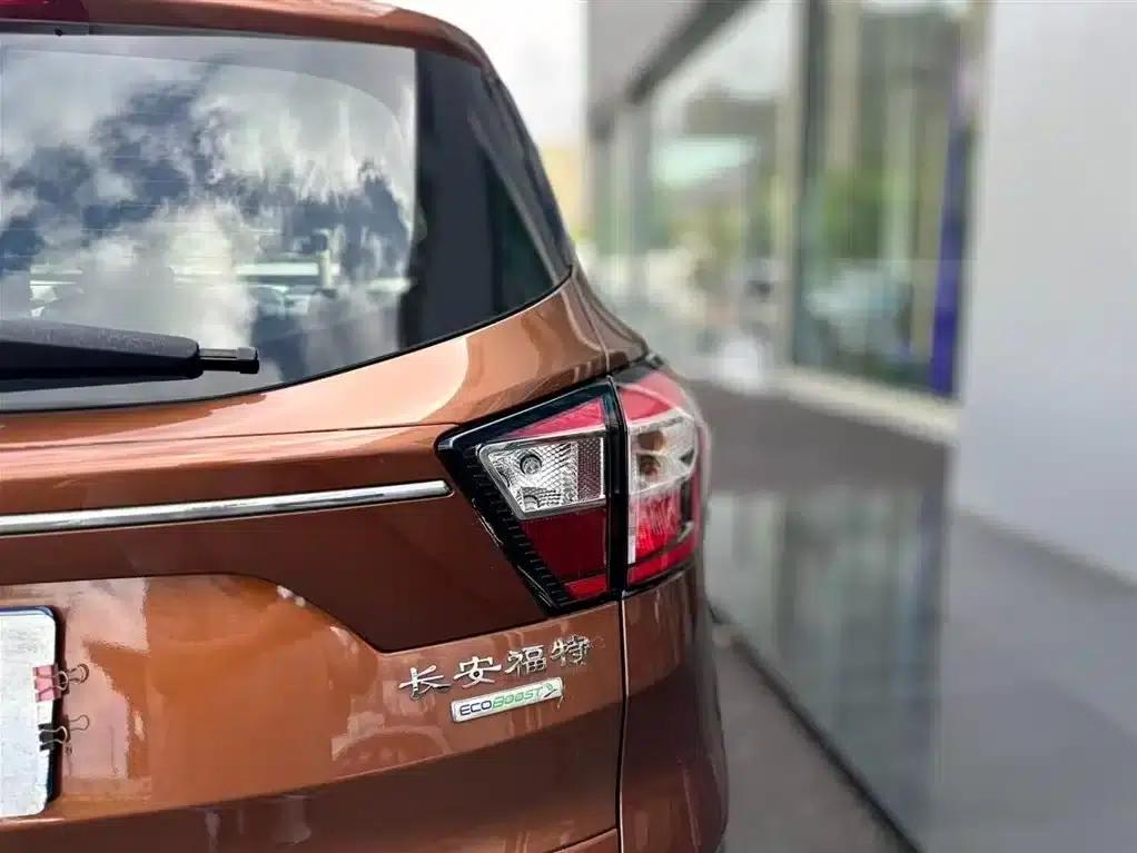 2018 Ford Kuga EcoBoost 180 2WD Platinum Edition — миниатюра 7