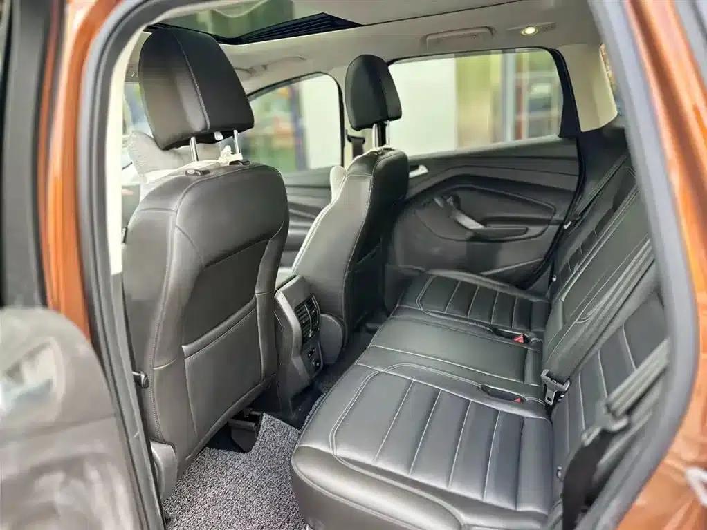 2018 Ford Kuga EcoBoost 180 2WD Platinum Edition — миниатюра 10