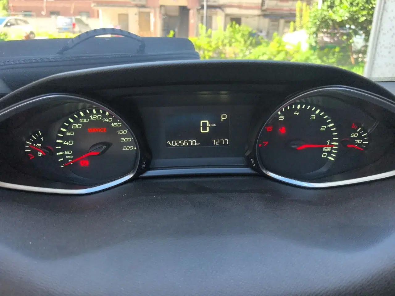 Peugeot 308S 2015 1.2T Automatic Jingchi Edition — миниатюра 11