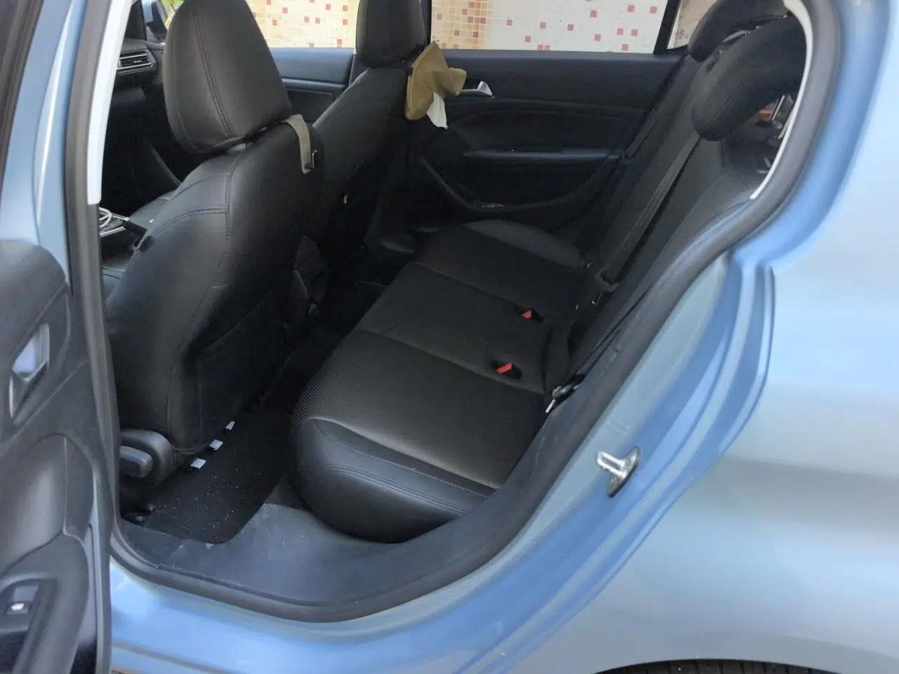 Peugeot 308S 2015 1.2T Automatic Jingchi Edition — миниатюра 17