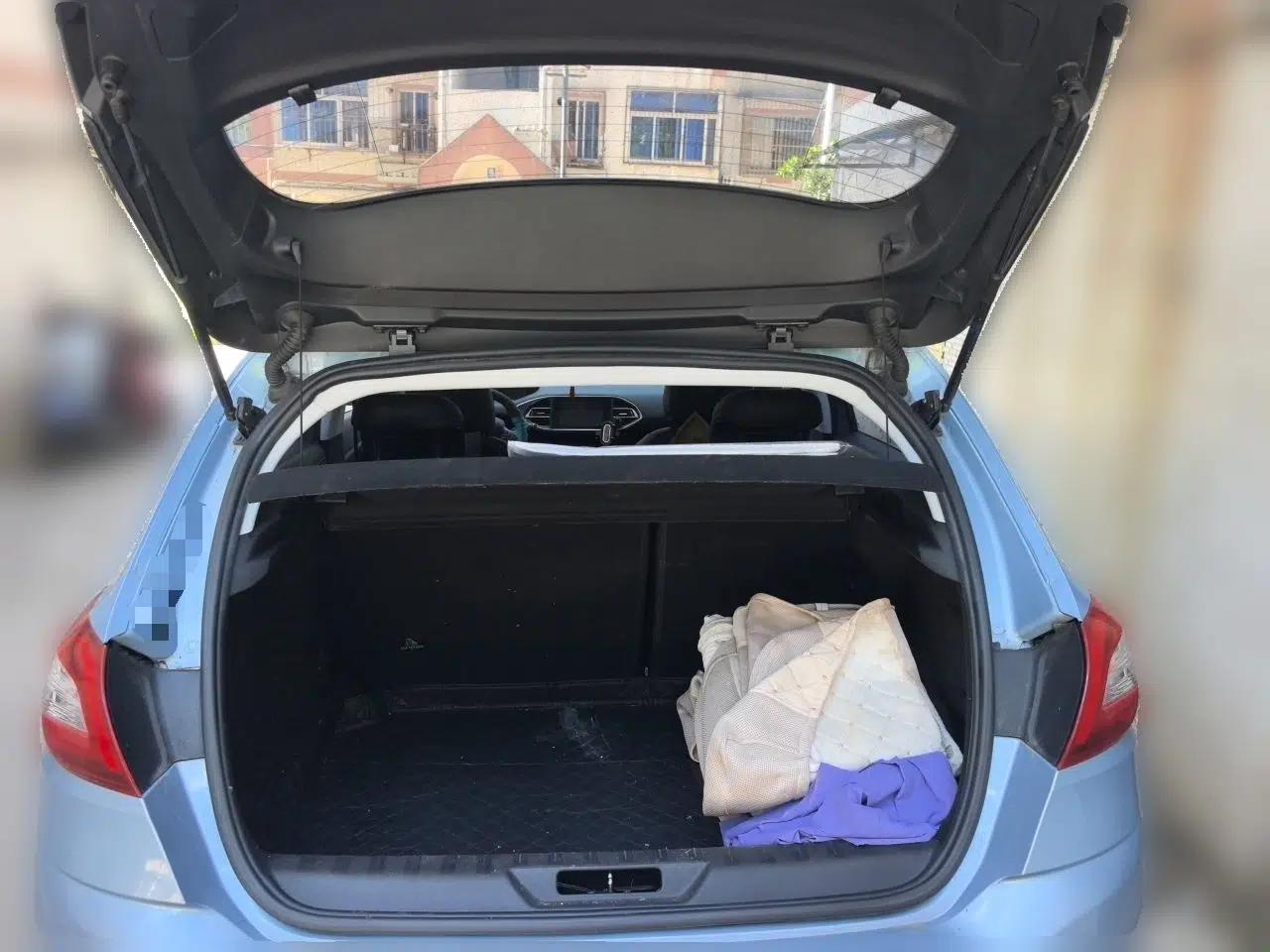Peugeot 308S 2015 1.2T Automatic Jingchi Edition — миниатюра 19