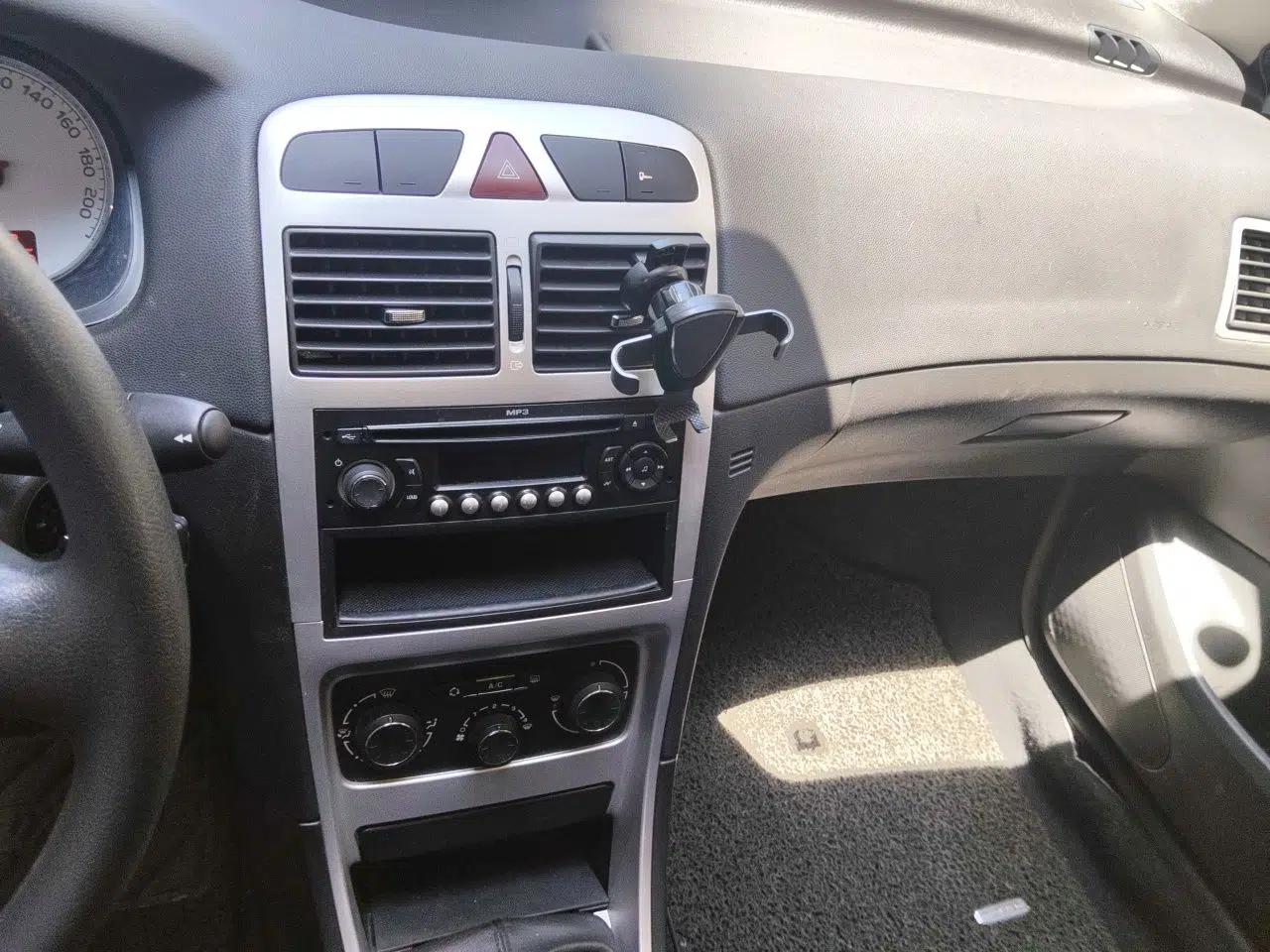 Peugeot 307 2013 Hatchback 1.6L Manual Comfort Edition — миниатюра 17