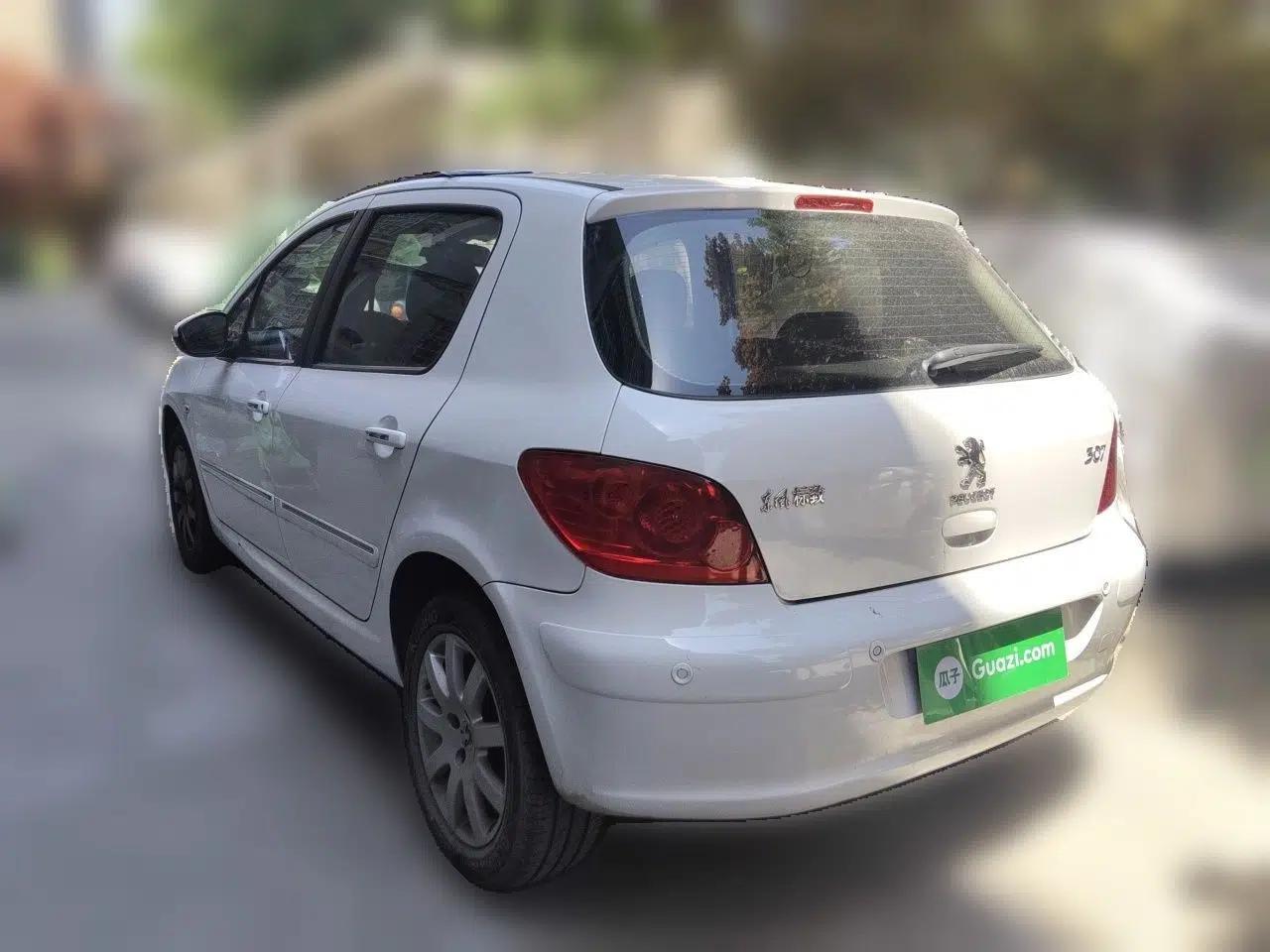 Peugeot 307 2013 Hatchback 1.6L Manual Comfort Edition — миниатюра 4