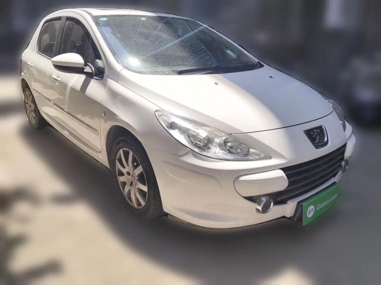 Peugeot 307 2013 Hatchback 1.6L Manual Comfort Edition — миниатюра 9