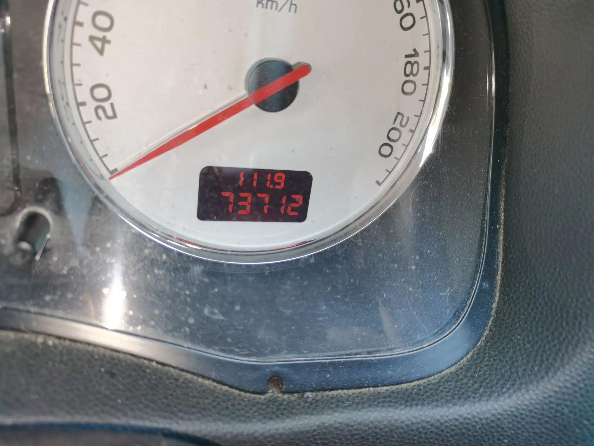 Peugeot 307 2012 Hatchback 1.6L Manual Comfort Edition — миниатюра 12
