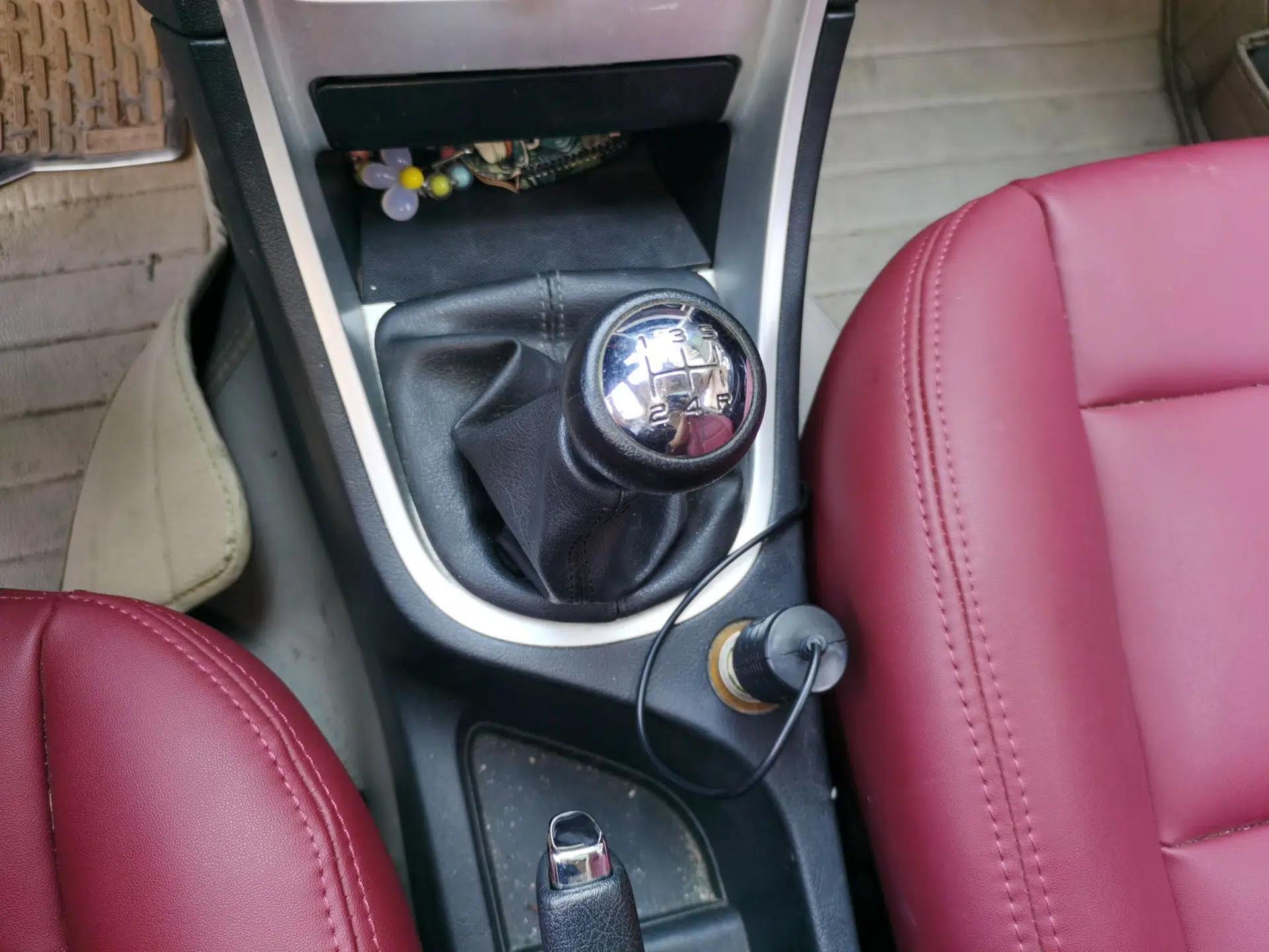 Peugeot 307 2012 Hatchback 1.6L Manual Comfort Edition — миниатюра 14