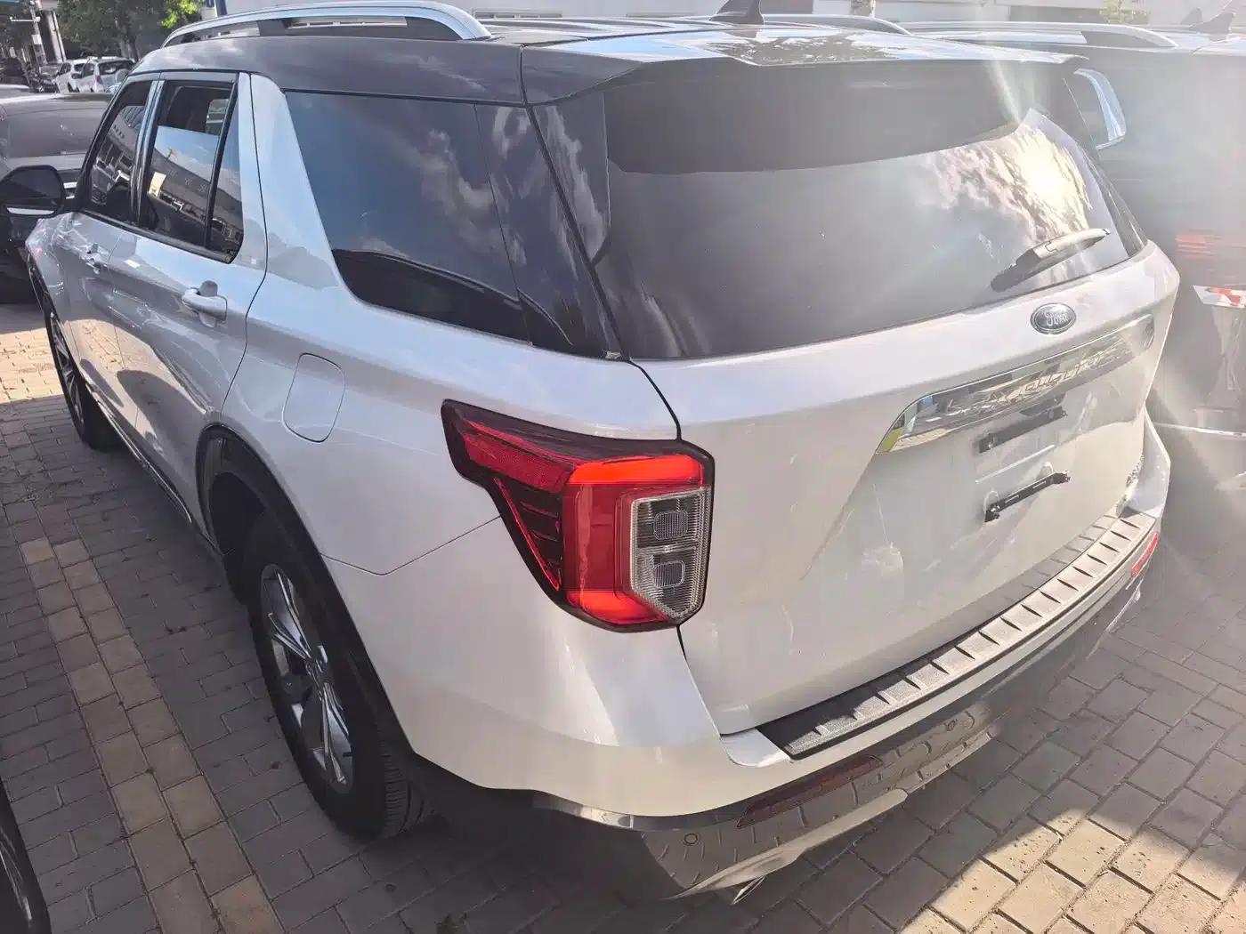 Explorer 2020 EcoBoost 285 4WD Fashion Edition 6-seater — миниатюра 4