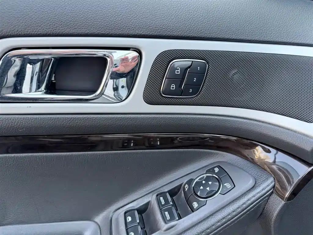 2013 Explorer 3.5L Premium (Imported) — миниатюра 10