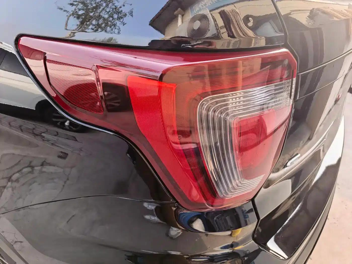 2016 Explorer 3.5T Sport Edition (Imported) — миниатюра 4