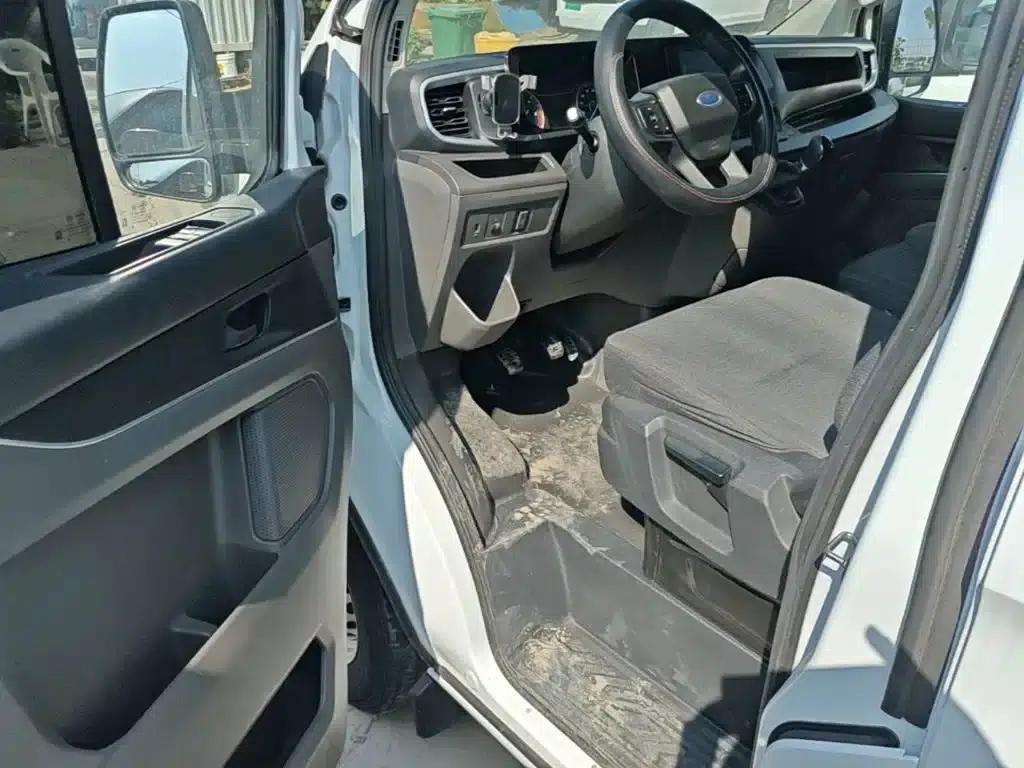 Ford Transit 2023 2.0T Diesel Manual Multi-functional Commercial Vehicle, Short Wheelbase, Low Roof, 5/6 Seats — миниатюра 16