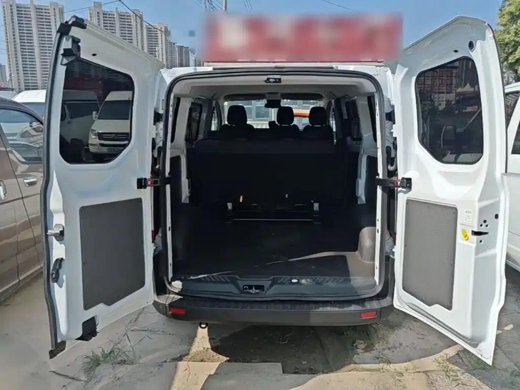 Ford Transit 2023 2.0T Diesel Manual Multi-functional Commercial Vehicle, Short Wheelbase, Low Roof, 5/6 Seats — миниатюра 19