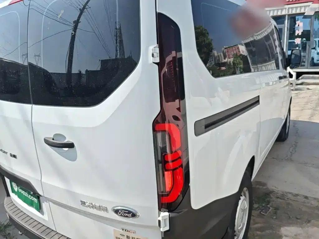 Ford Transit 2023 2.0T Diesel Manual Multi-functional Commercial Vehicle, Short Wheelbase, Low Roof, 5/6 Seats — миниатюра 8
