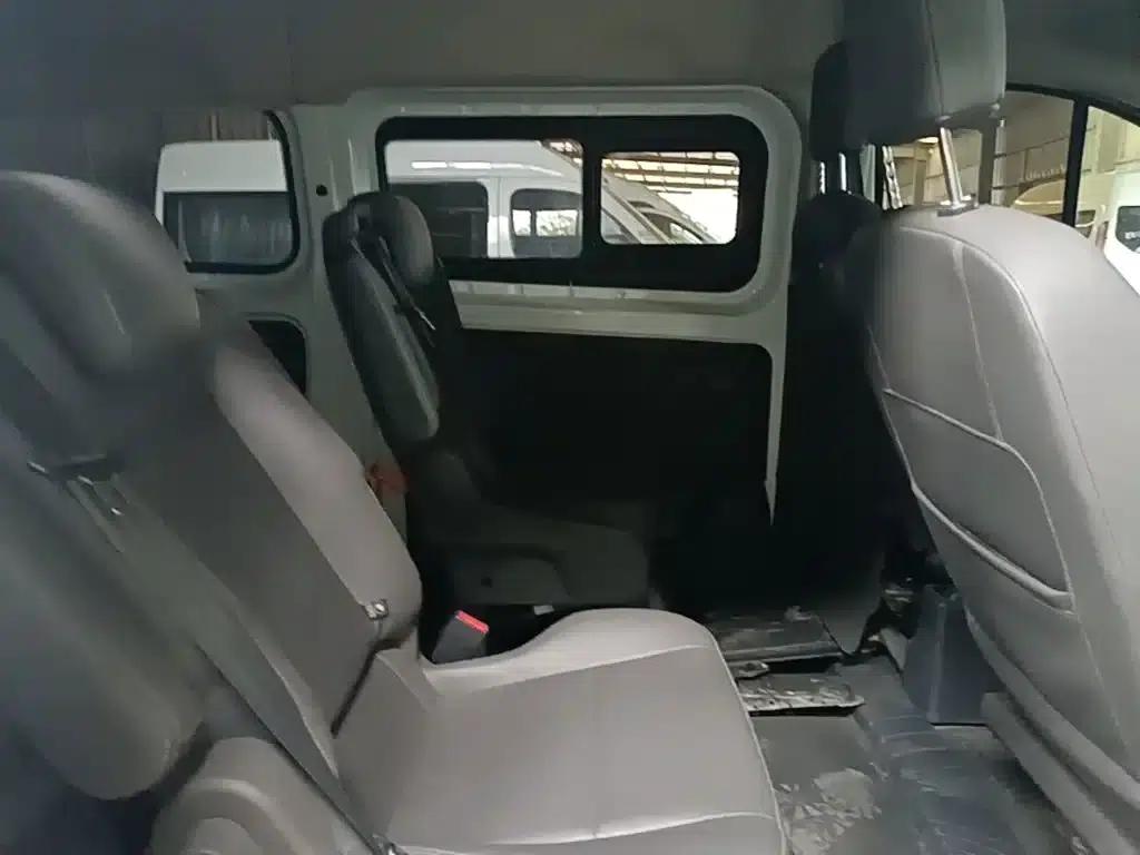 Ford Transit 2021 2.0T Diesel Manual Premium Commercial/Vehicle Type, 9 Seats, Central Wheelbase, Central Roof, China VI Emission Standard — миниатюра 17