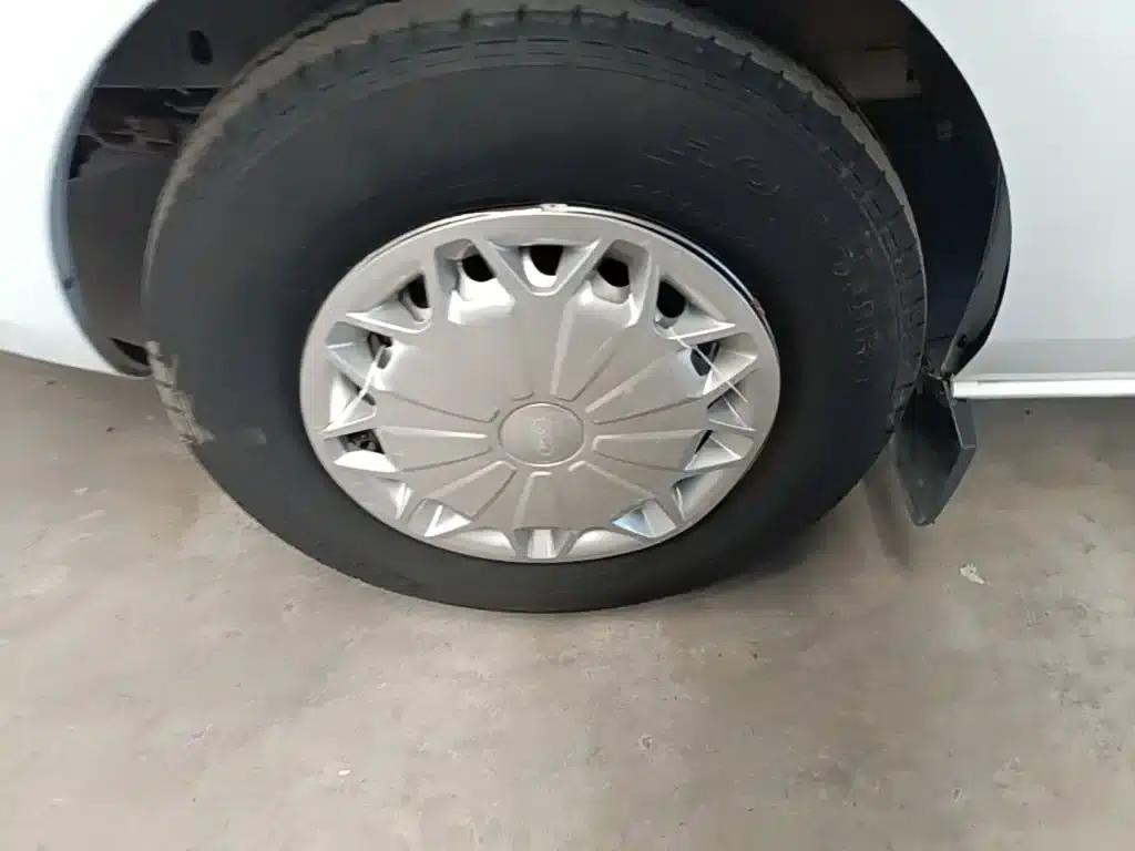 Ford Transit 2019 2.0T Diesel Commercial Vehicle, Mid-Wheelbase, Mid-Roof, 9-Seater, China VI Emission Standard — миниатюра 23