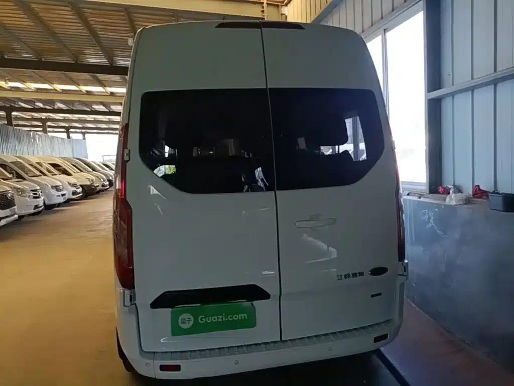 Ford Transit 2019 2.0T Diesel Commercial Vehicle, Mid-Wheelbase, Mid-Roof, 9-Seater, China VI Emission Standard — миниатюра 6