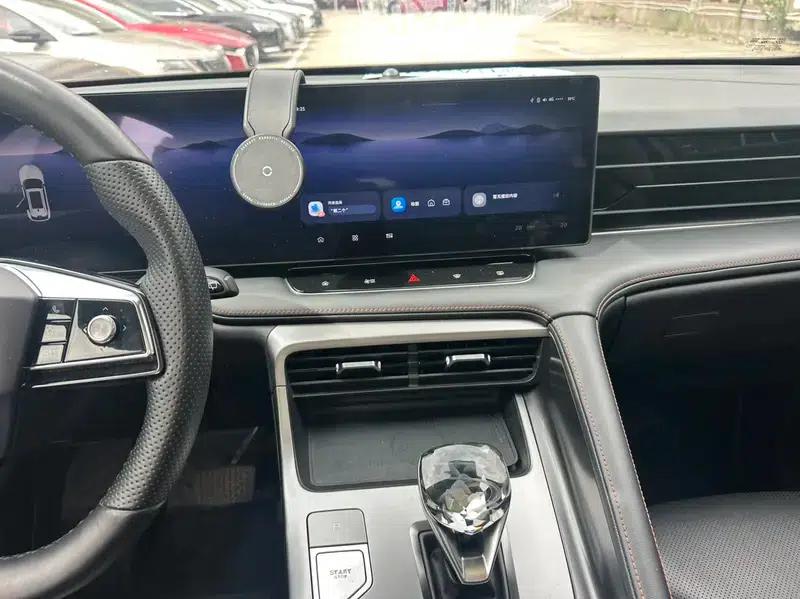 Roewe RX5 2023 Flagship Smart Driving Edition — миниатюра 11