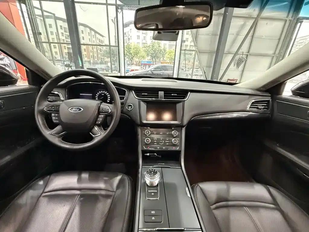 2017 Taurus EcoBoost 180 Luxury — миниатюра 6