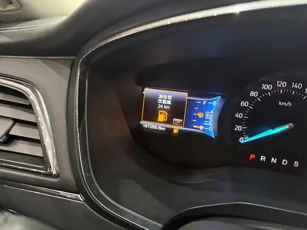 2017 Taurus EcoBoost 180 Luxury — миниатюра 8