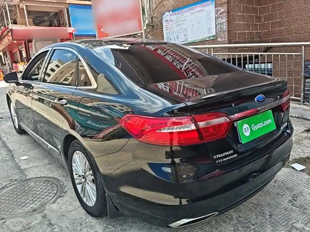 2015 Taurus EcoBoost 245 Fashion Edition — миниатюра 5
