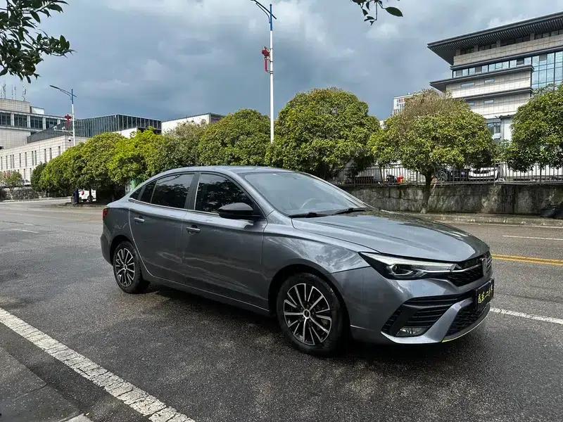 Roewe i5 2021 1.5L CVT Platinum Edition — миниатюра 3